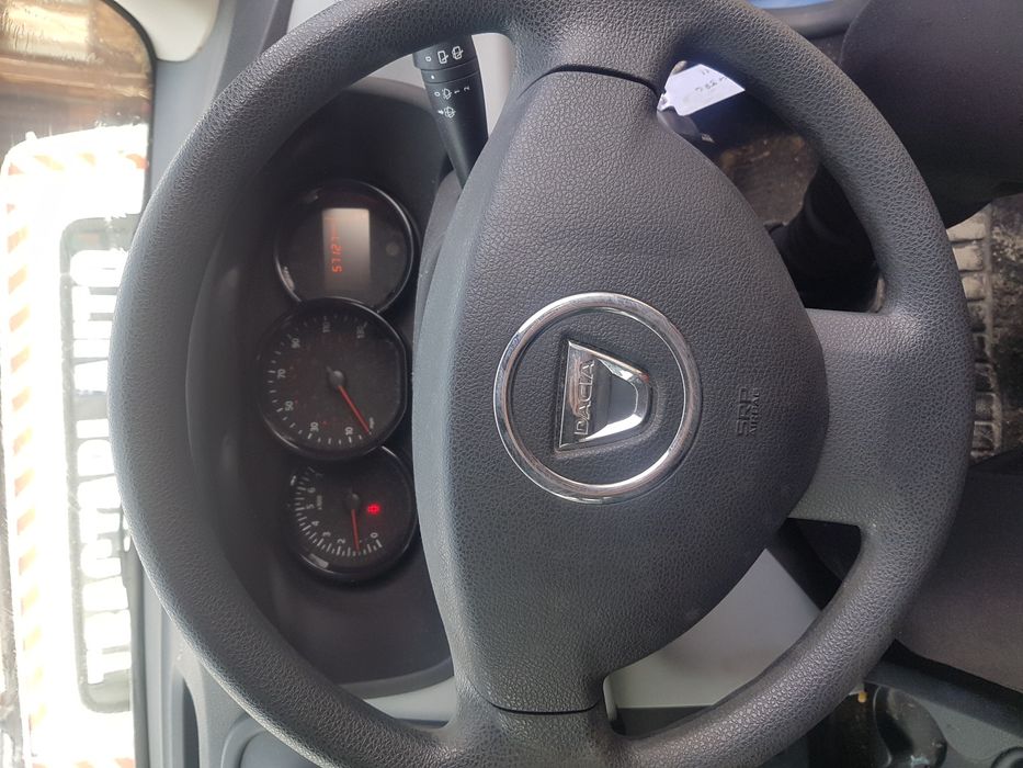 Dezmembrez sandero 1,2 16 v 2014 albastru persan