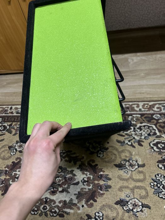 продаю сабвуфер в отличном состояний