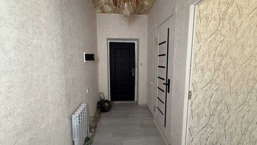 Миндонобод Мошина бозори 4 қаватда 3 хонали квартира сотилади.ID: 1543