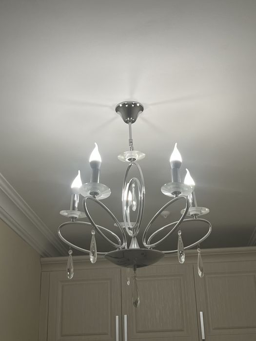 Люстры разные для кухни, гостиной и прихожей