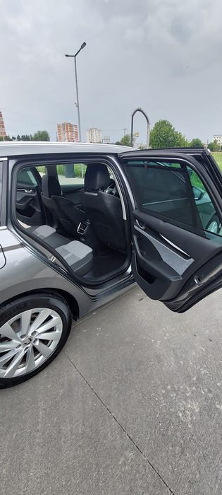Skoda Octavia FL Combi 2.0 TDI DSG 150CP Matrix LED / Garanție 2028 / 23000km
Prim proprietar – stare noua!
Achiziționată de nouă din România
Pret m