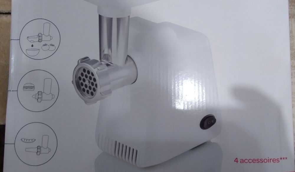 Masina de tocat carne, accesorii pt carnati,kebbe,suc de rosii,1300W