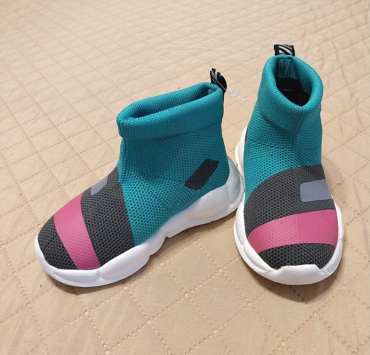 Adidas tip soseta mărimea 22