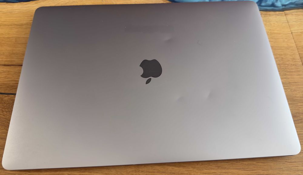 Macbook Pro 16" 2019 i7 16gb ram 512gb ssd