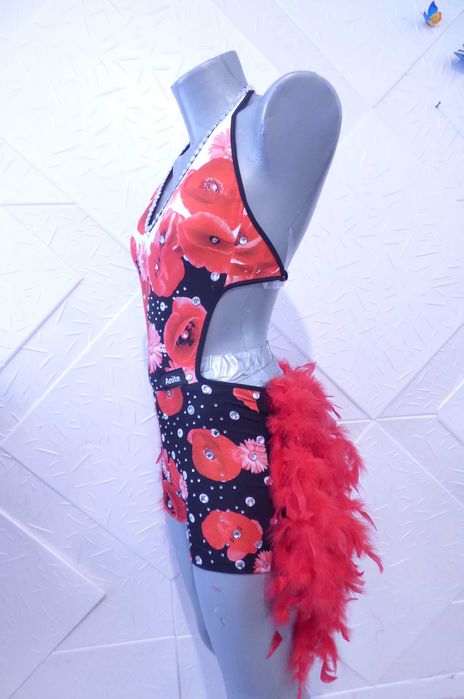 рокли за спортни танци