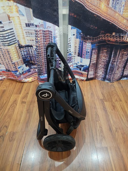 Коляска универсальная 2 в 1 Tomix Walker