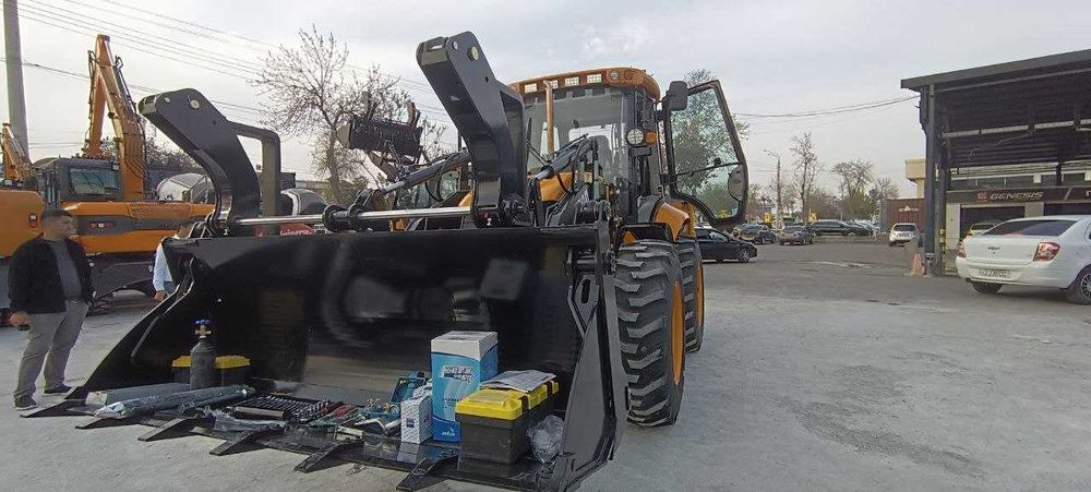 Экскаватор погрузчик VIAMAR