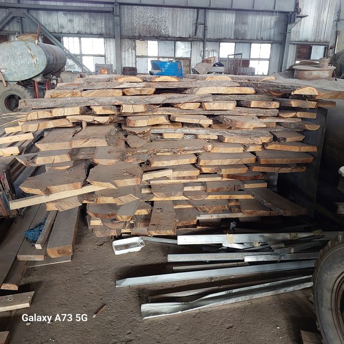 Сухой лес орех и карагач