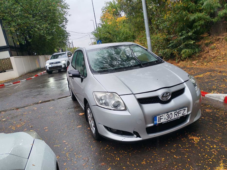 TOYOTA Auris 2011 — imagine 2