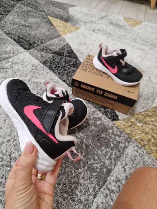 Vând pantofi sport Nike Nr. 26 fete