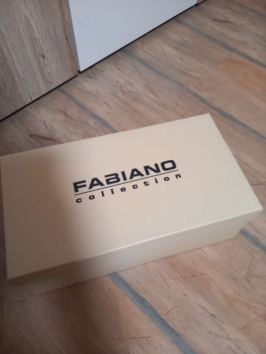 Обувки от естествен набук