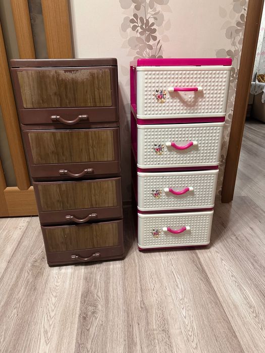 Комод пластиковый на колесах