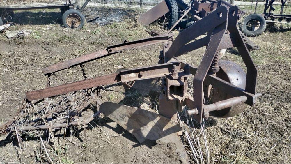 Продам плуг 2-корпусный