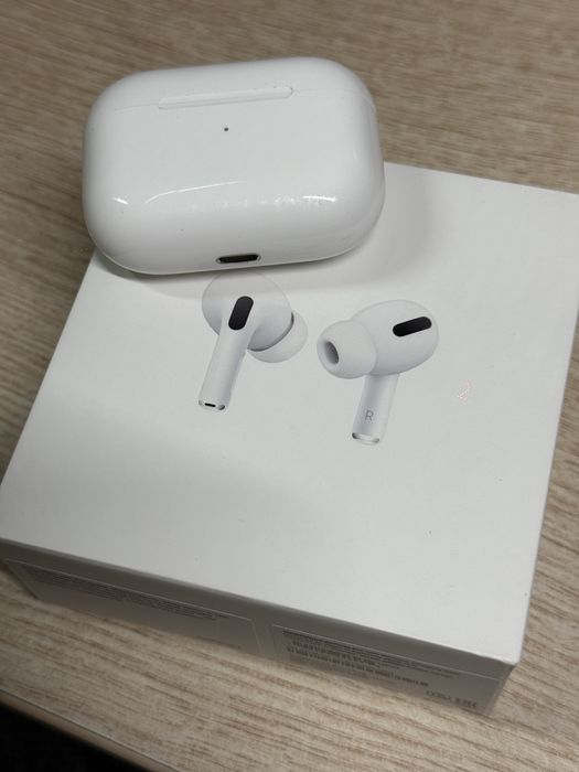 Наушники Apple AirPods Pro белый