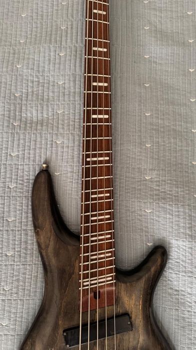 Продам бас гитару Ibanez SRFF805 (пятиструнный)
