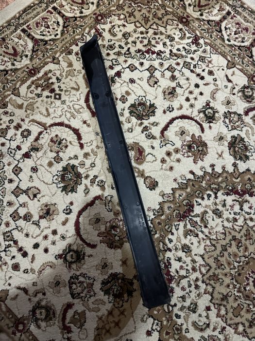 Бмв е34 накладка бампера оригинал 1 штук