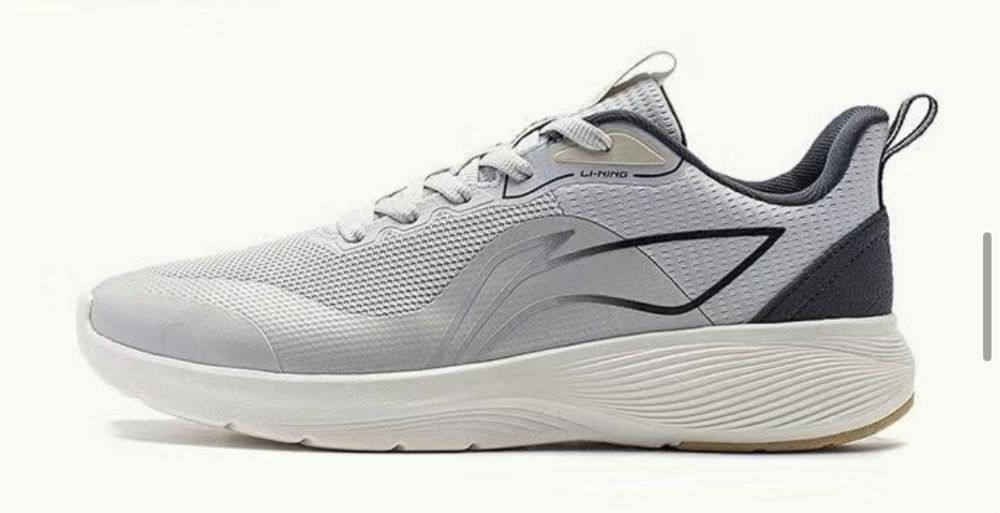 Продам беговые кроссовки