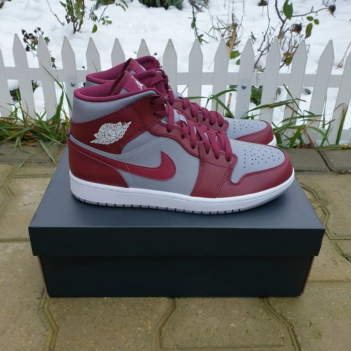 Jordan 1 mid "Team Red"