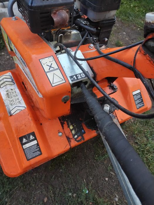Vând motocultor Ruris