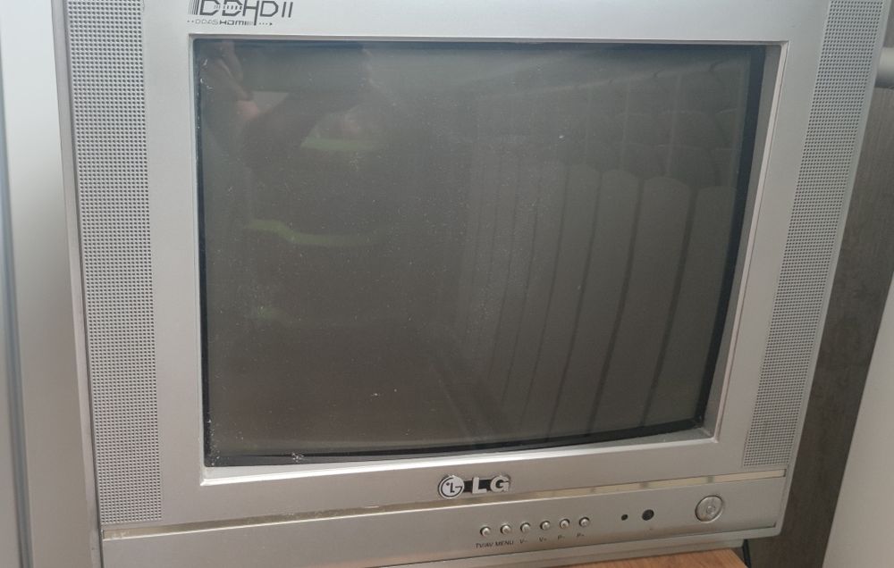 Продам телевизор LG