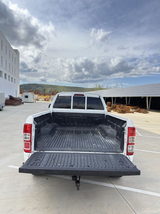 Vand Ford ranger in 2 usi