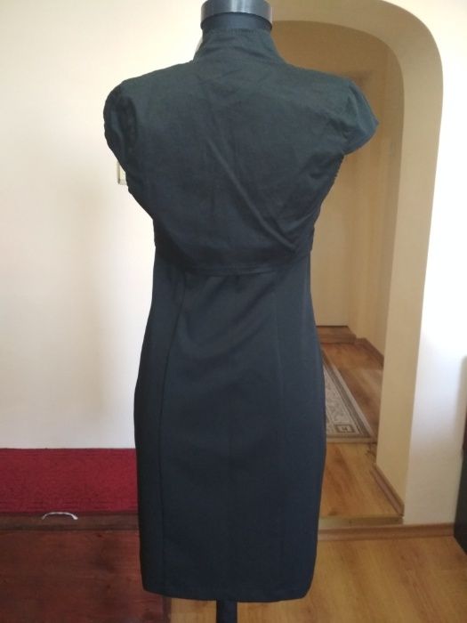 Черна рокля със сако подарък