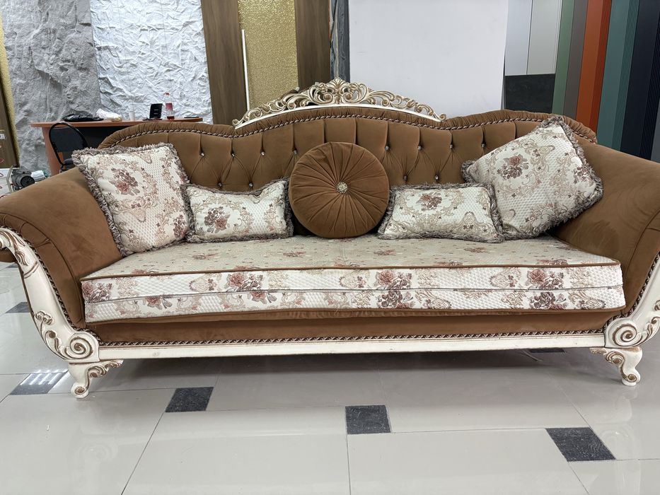 Продам диван и два кресла ,в отличном состоянии