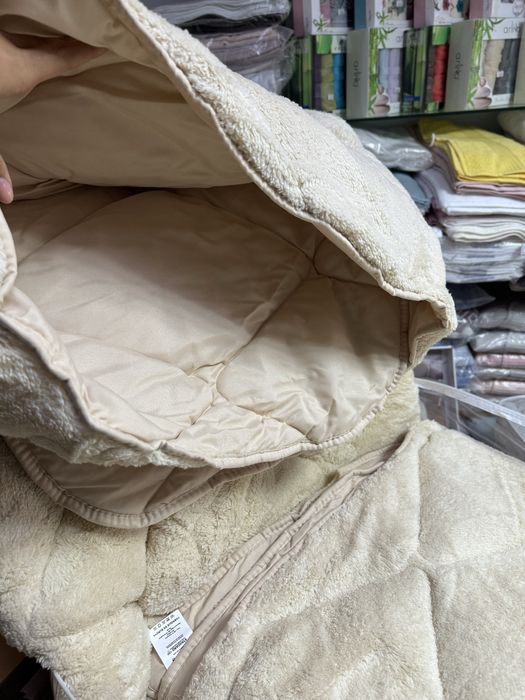 Двулицева поларено покривало за спалня