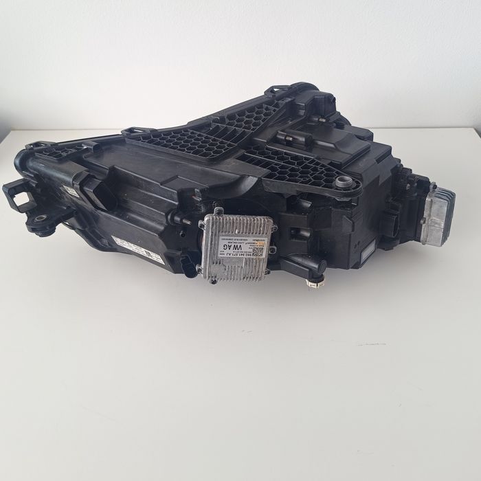 Ляв фар за SKODA SUPERB III (3V3)(3V5) B8 - 3V1941015D 3V1941015E 2019-2024