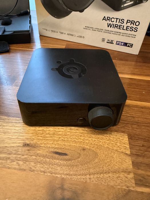 Casti gaming Arctis Pro Wireless