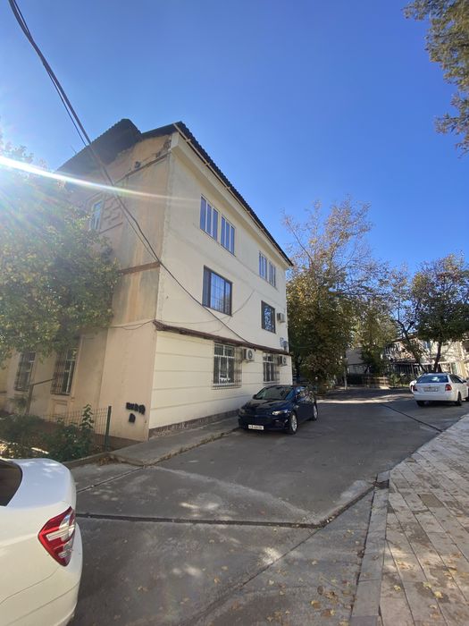 Яккасарой район Ракат махалла 2 хона 50 кв