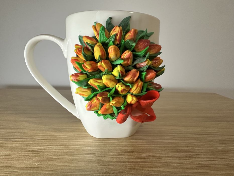 Cana lalele si trandafiri