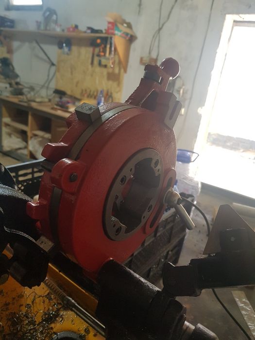 Зажим для резцов резьбонарезного станка