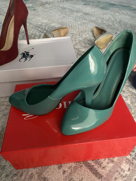 Продам женский туфли