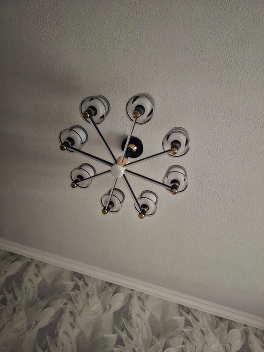 Yangi lustra sotiladi