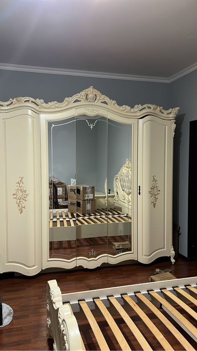 Спальный гарнитур