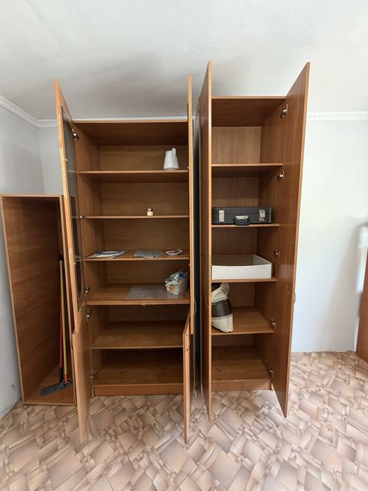 Продам 2 шкафчика Б/У