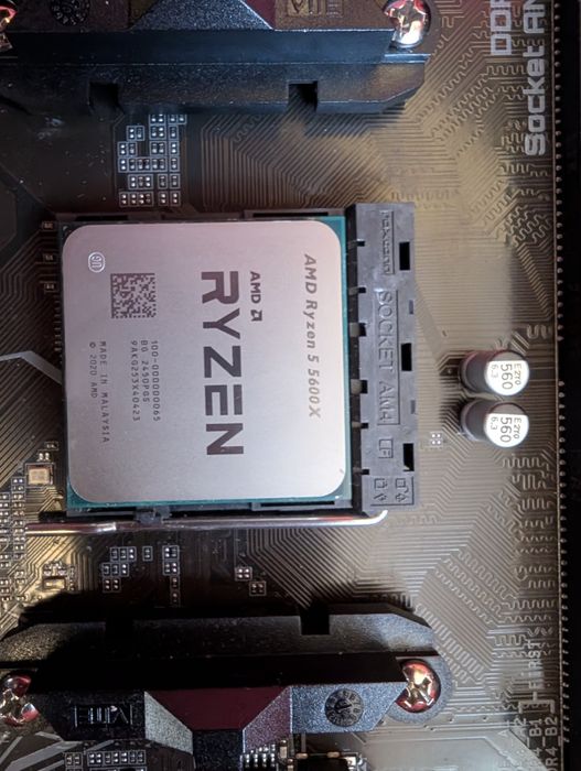 AMD Ryzen 5 5600X + дъно Gigabyte B550 Gaming X V2 + 32GB DDR4 RAM