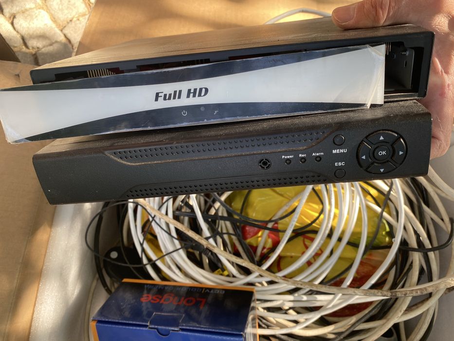 3 DVR, 10 аналогови камери, кабели, монитори
