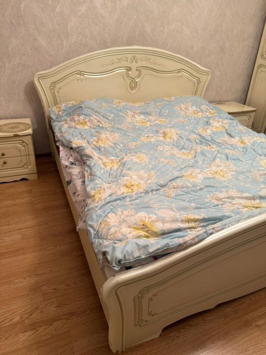 Срочно продается спальный гарнитур