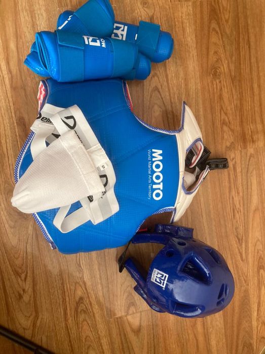 Срочно продам комплект