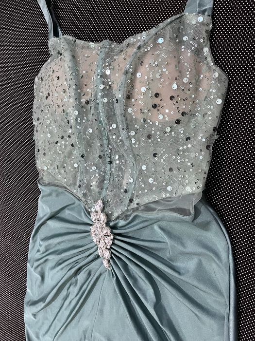 Rochita mini marimea 38