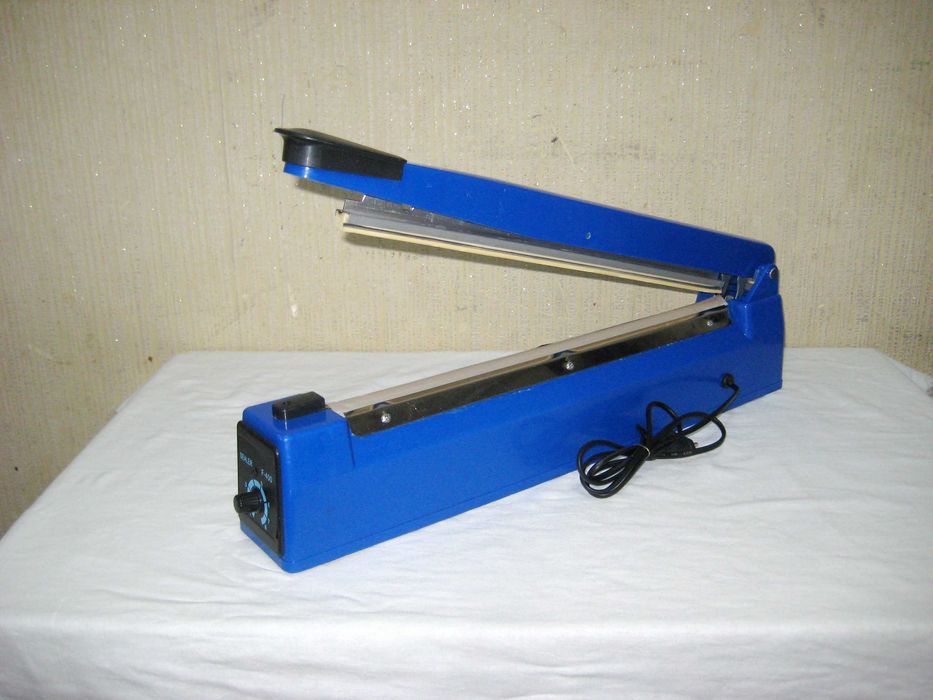 Упаковочный аппарат 40см для пакетов идеальном почти новым состоянии!