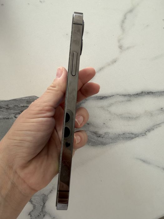 Продам Iphone 12 pro