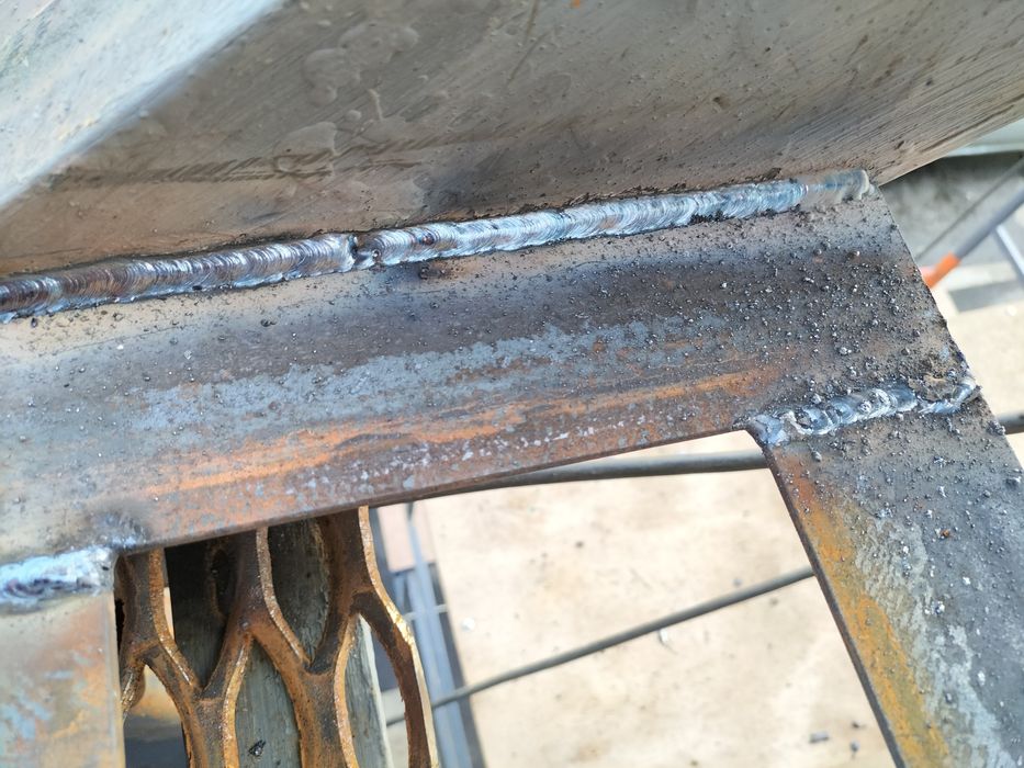 Сварщик хизмати.