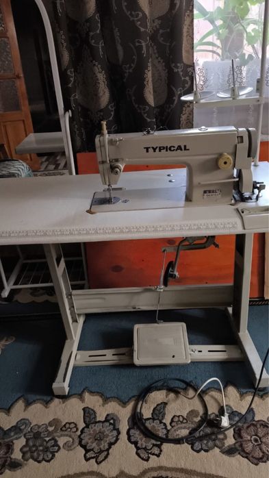 Швейная машина typical