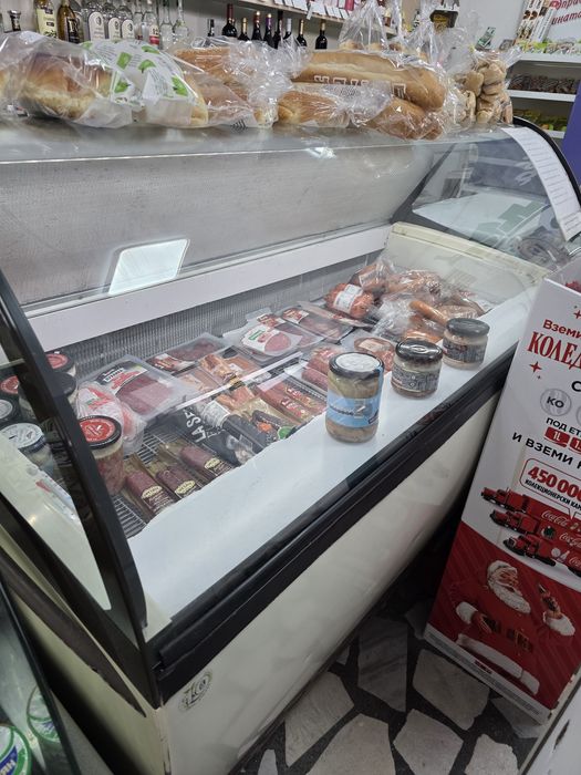 Хладилна витрина