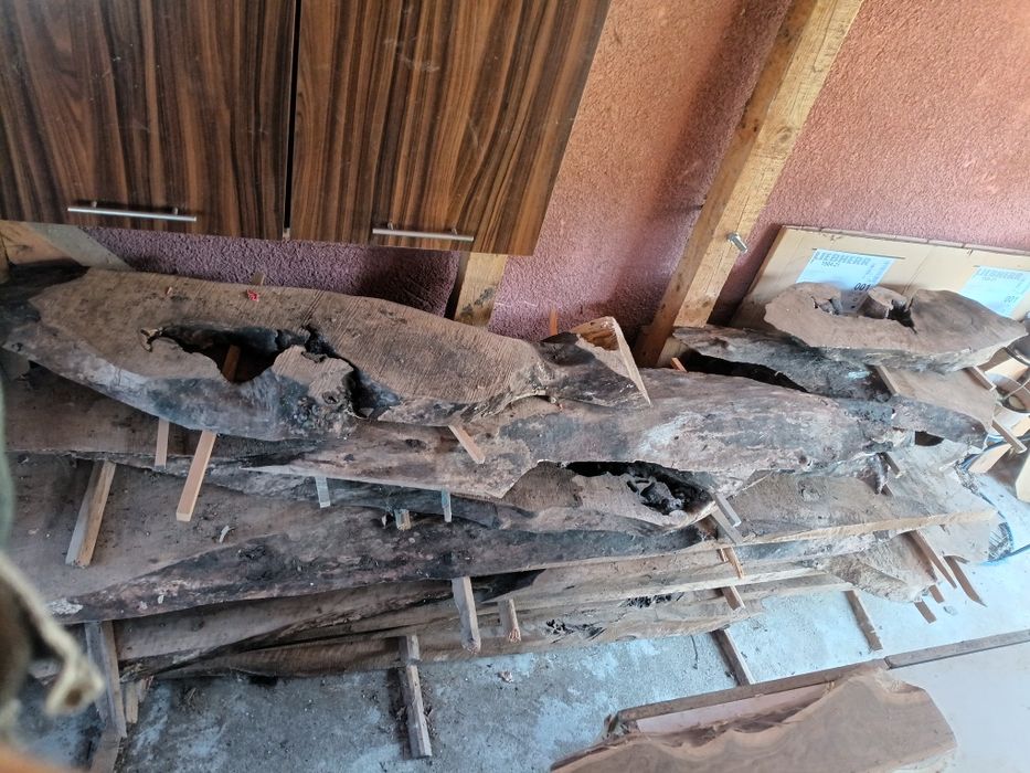 Дървен материал.Орех.