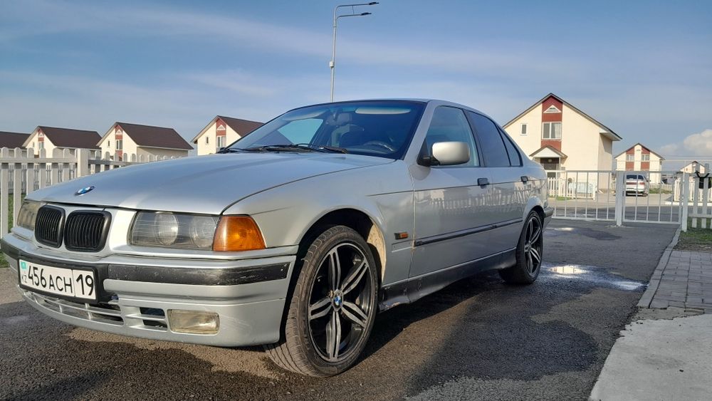 БМВ Е36 318i сатылады обмен карастырам