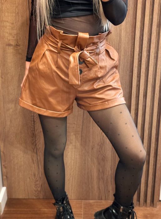 Къси кожени панталони